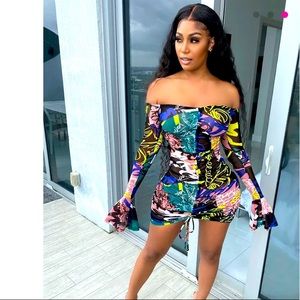 Off shoulder graffiti printed bodycon dress